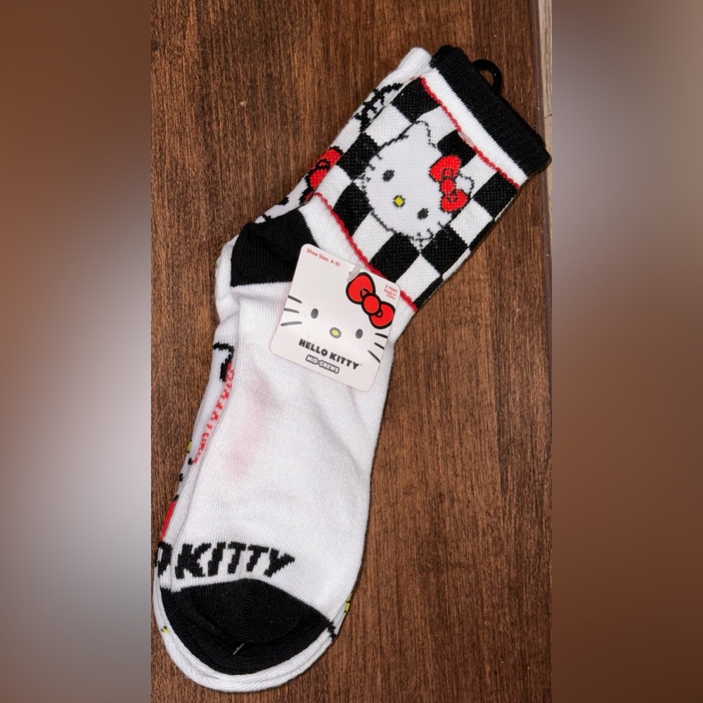 2 Pk Hello Kitty Crew Socks - Super Cute
